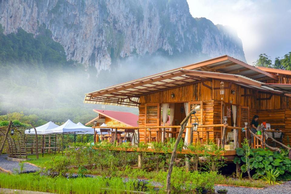 Bansuanphutarn Hotel Ban Pha Saeng Lang ภายนอก รูปภาพ