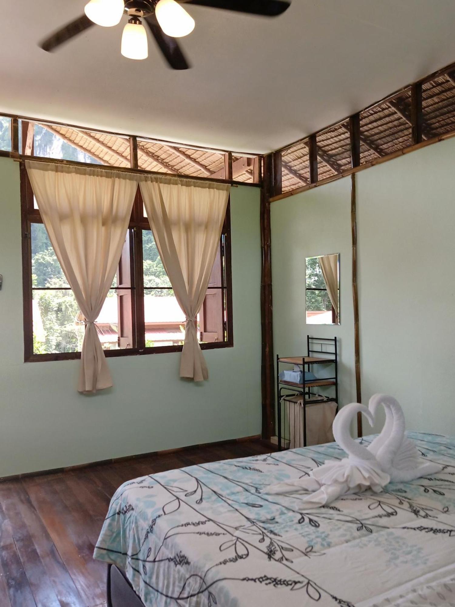 Bansuanphutarn Hotel Ban Pha Saeng Lang ภายนอก รูปภาพ